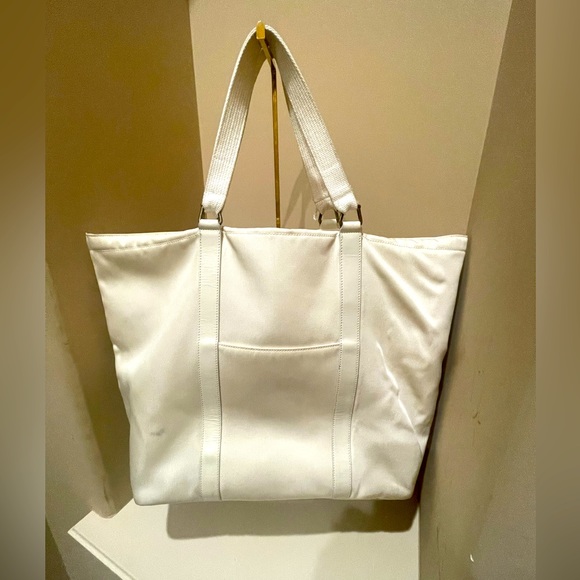 Vintage White Gucci Nylon Tote with Cloth Handles by Tom Ford - Picture 2 of 14